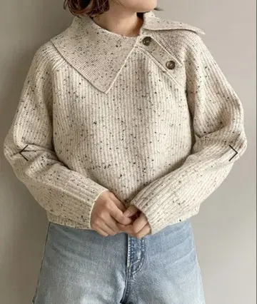 여성용 숏 기장 니트