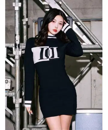 다리치 자카드 로고 니트 미니 원피스