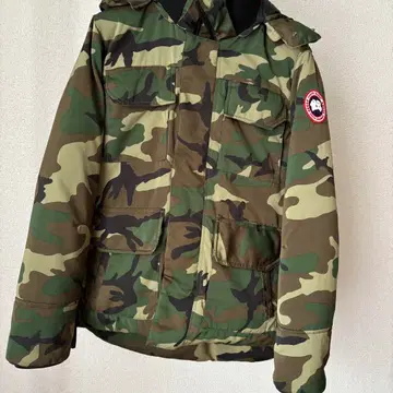 Canada Goose 카모플라쥬 다운 자켓