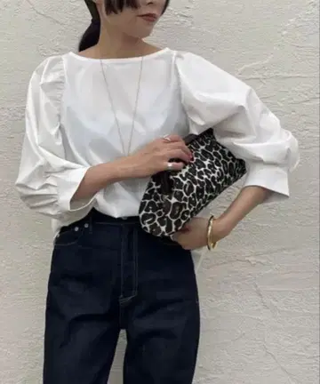 LOUNGEDRESS 퍼프 슬리브 블라우스 화이트