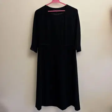 블랙 드레스와 자켓 세트