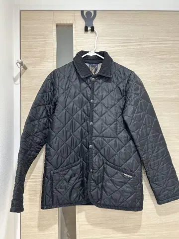 Lavenham 블랙 퀼팅 자켓 36