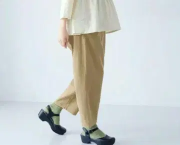 미사용 새상품 Lintu Laulu 린투라울 베이지 팬츠 나추란