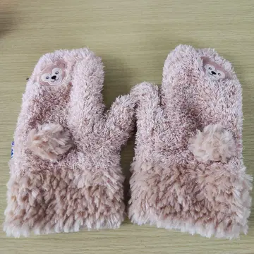 곰 얼굴이 달린 복슬복슬 장갑