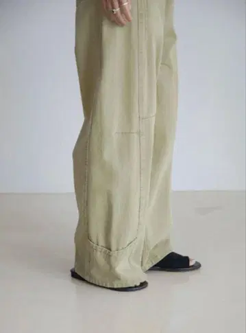 accent oval twill pants deep beige