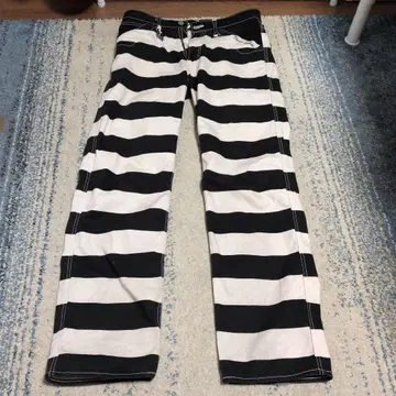 vanson 화이트 블랙 보더 수감자 팬츠 데님 사이즈 34
