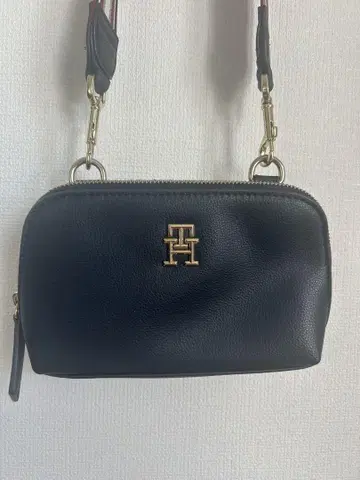TOMMY HILFIGER 블랙 숄더백