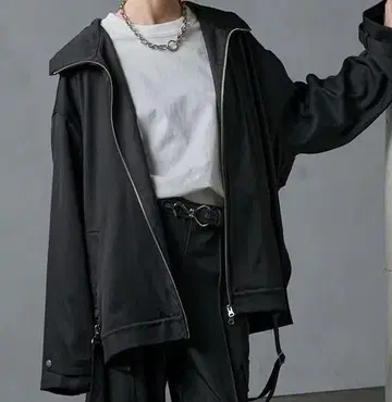 [ SERACE/세라스 ] 루즈 드레이프 서스펜더 마운틴 파카 블랙