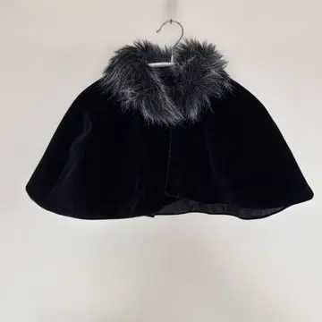 블랙 벨벳 퍼 옷깃 케이프