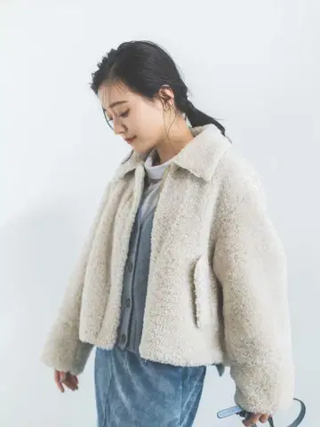 [ 새상품급 ] cohina 스탠칼라 보아 숏코트 아이보리
