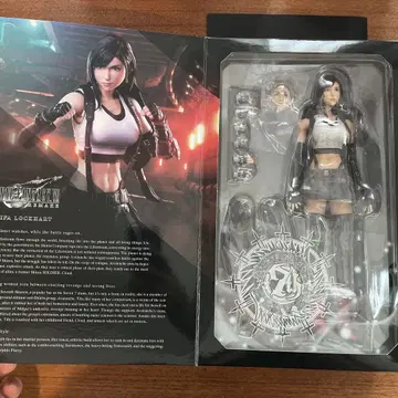 파이널 판타지 VII 리메이크 PLAY ARTS 티파