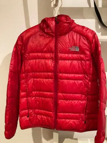 THE NORTH FACE SUMMIT 다운 자켓 레드
