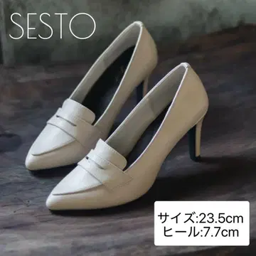 [SESTO] 스틸레토 코인 로퍼 펌프스 (아이보리)