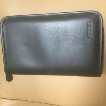 COACH 블랙 가죽 장지갑 지퍼식