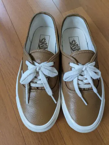 VANS 브라운 가죽 스니커즈
