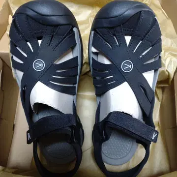 KEEN 로즈 샌들 블랙 25cm