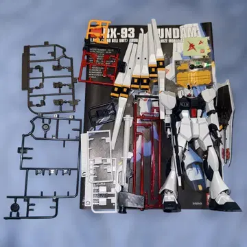 HG RX-93 뉴 건담 소체 조립품