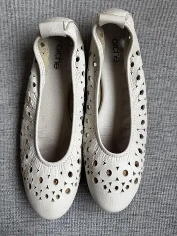 arche 화이트 슬립온 38