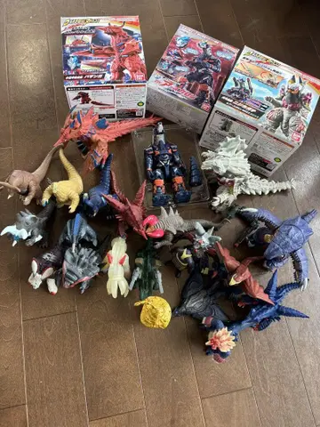 울트라맨 시리즈 괴수 피규어 세트