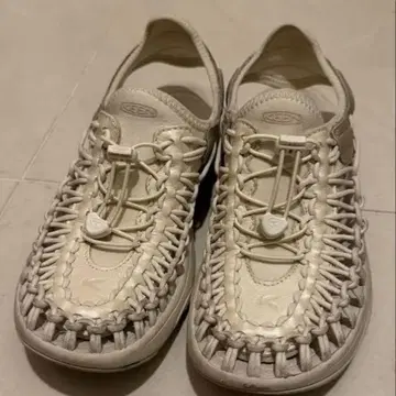 KEEN x snidel 콜라보 샌들