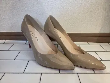 새상품급 MELMO 베이지 에나멜 펌프스