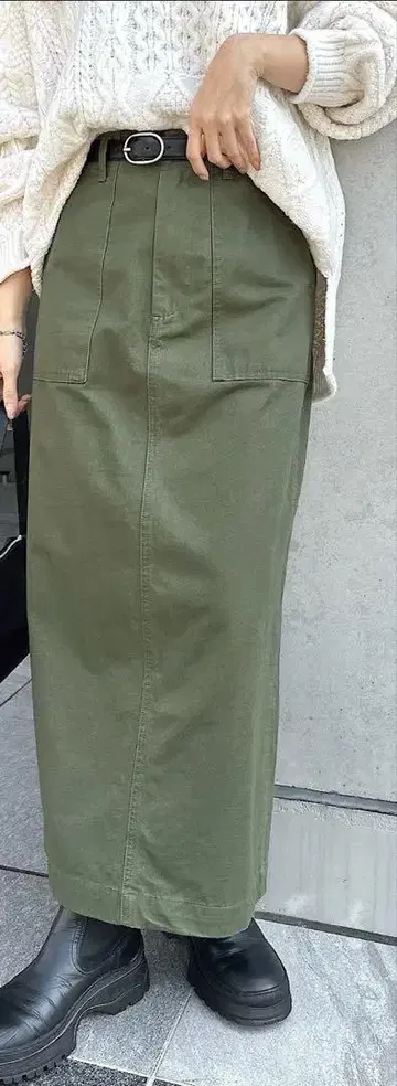 올리브 그린 타이트 스커트