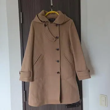 베이지 후드 부착 롱 코트