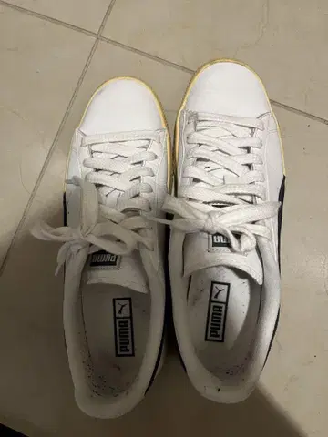PUMA 화이트/네이비 스니커즈