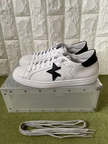 새상품 미사용! 이탈리아 2STAR 펀칭 레더 스니커즈