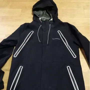White Mountaineering 마운틴 파카