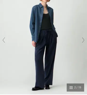 theory Admiral Crepe Pleated Pant 네이비