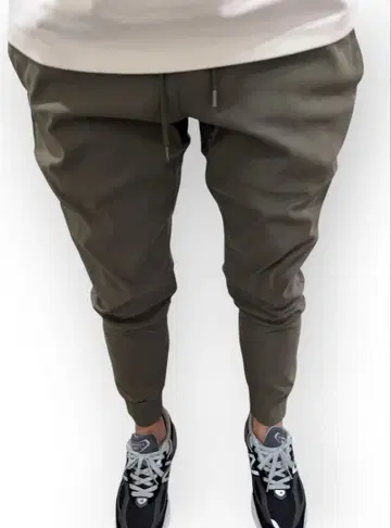 ATTACHMENT Vi/Ny 고출력 스트레치 크로스 조거 팬츠