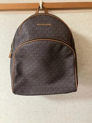 MICHAEL KORS 브라운 백팩