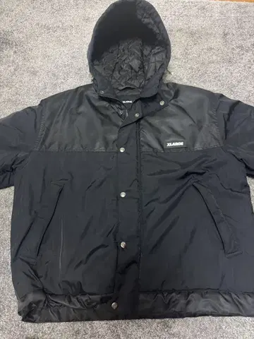 XLARGE 블랙 다운 자켓