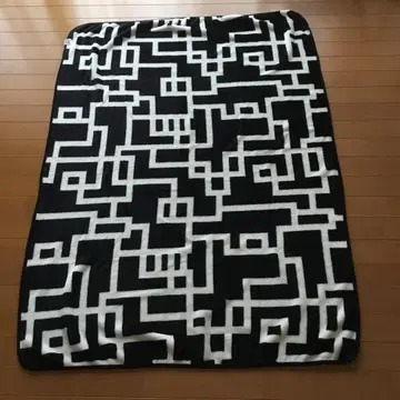 호테이 토모야스 기하학 패턴 플리스 담요 대형