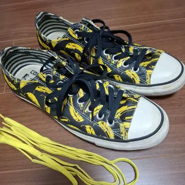 CONVERSE 바나나 패턴 스니커즈