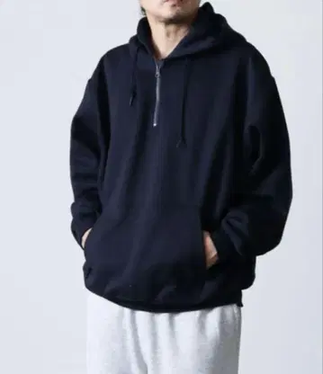 다이와 피어 39 테크 하프 지퍼 스웨트 셔츠
