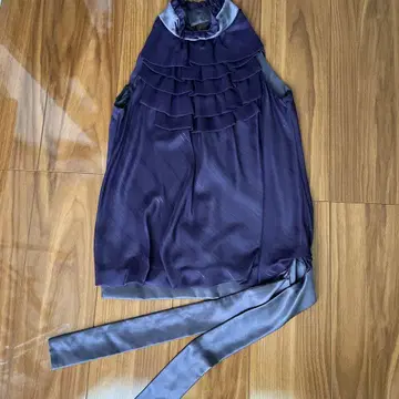 보라색 프릴 하이넥 드레스
