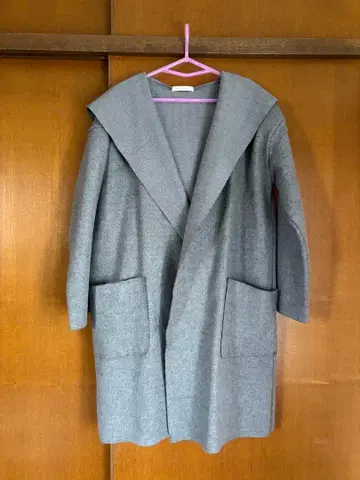 그레이 후드 부착 코트