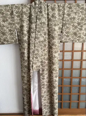 잎 무늬 코몬 기모노