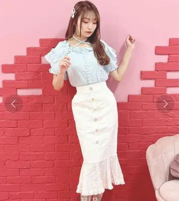 스카이블루 프릴 블라우스와 스커트 셋업