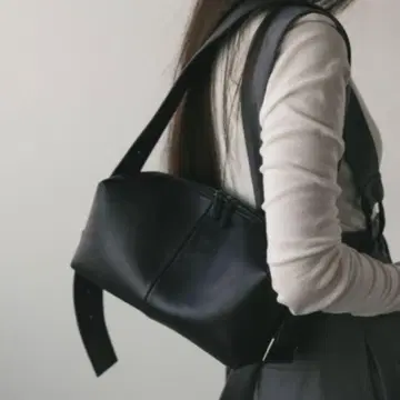 [ STYLEMIXER ] 와이드 벨트 스퀘어 백 블랙