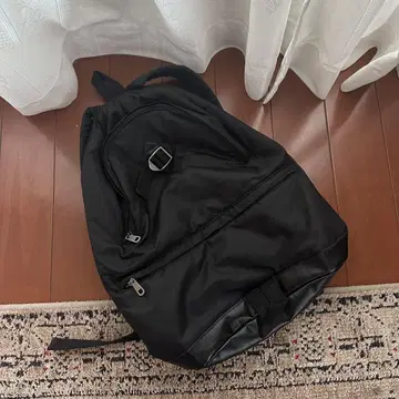 A.P.C. 블랙 나일론 백팩