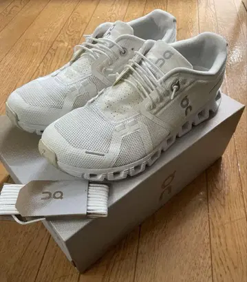 온 클라우드5 화이트 스니커즈 24.5cm