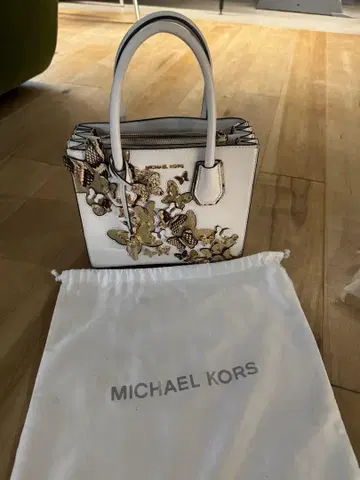 마이클코어스 Michael Kors 버터플라이 핸드백