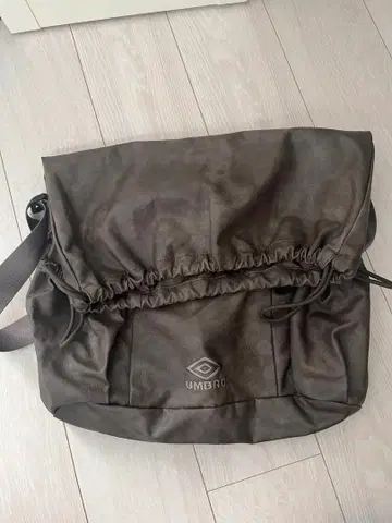 UMBRO 숄더백