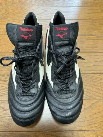 미즈노 한정판 모렐리아 ZERO 축구화 블랙/화이트 28.0cm