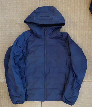 유니클로 퍼프 테크 후드티 블랙 S 후드티 블랙