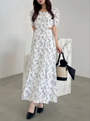 dazzlin 다즐린 허리 컷 아웃 파이핑 원피스 M