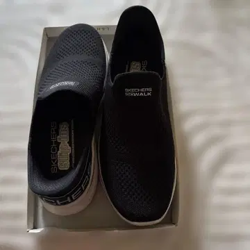 SKECHERS GO WALK 블랙 슬립온